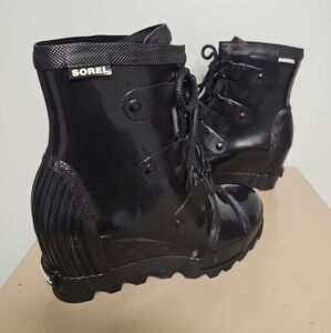 SOREL Joan of Arctic Wedge II RUBBER Boots  Black Size 8½  Waterproof Lace Wedge